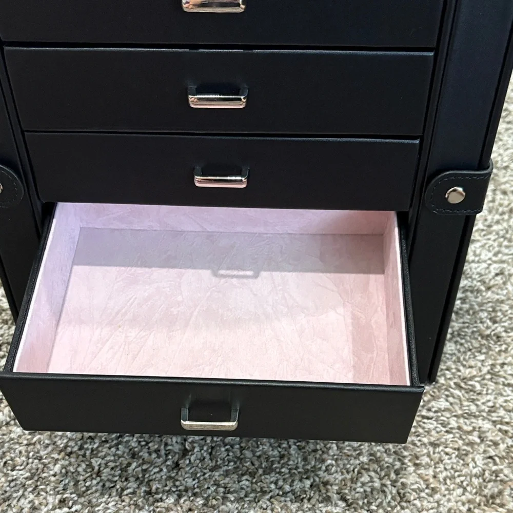 Gorgeous Black Jewelry Organizer Box locking w/ anti-tarnish lining - Picture 3 of 12